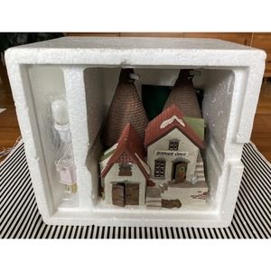 Dept. 56 Bishops Oast‎ House Dickens Village Heritage Collection #5567-0